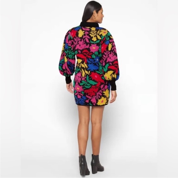 Farm Rio Multicolored Tropical Garden
Mock Neck Sweater Dress Size Medium - Picture 8 of 10
